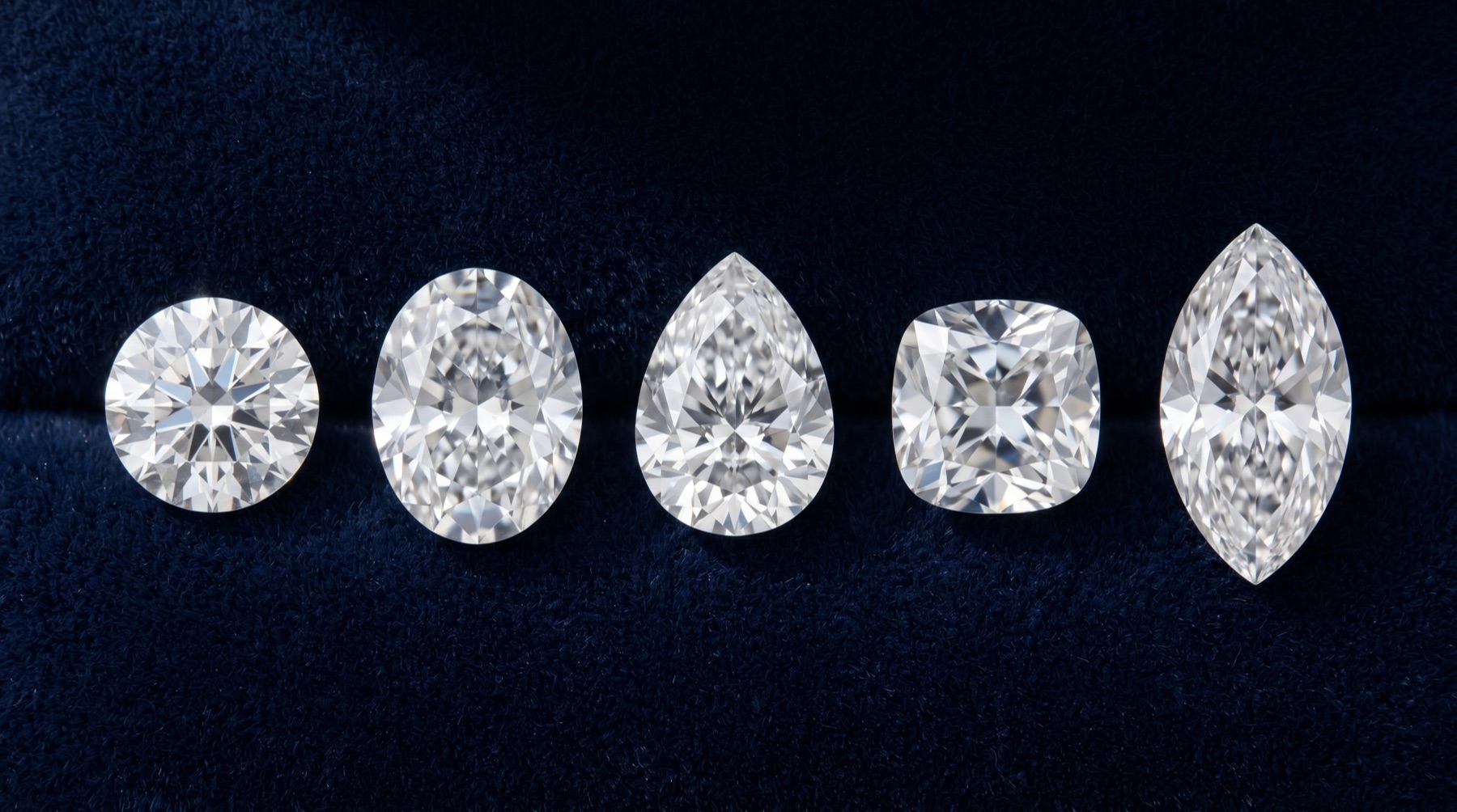 五種形狀同克拉鑽石對照 —— Round / Oval / Pear / Cushion / Marquise